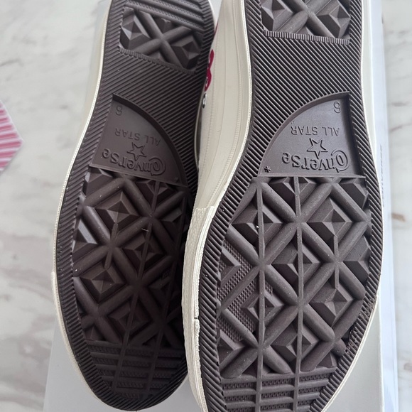 COMME DES GARÇONS PLAY
Off-White Converse Edition - Picture 5 of 6